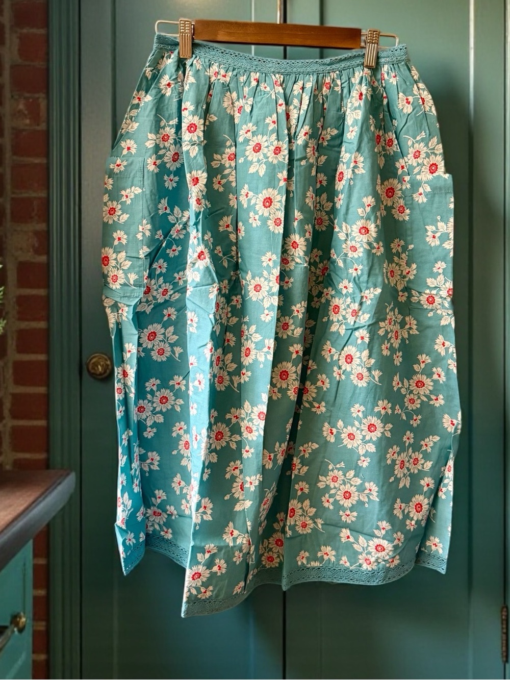 Daisy Half Pinny